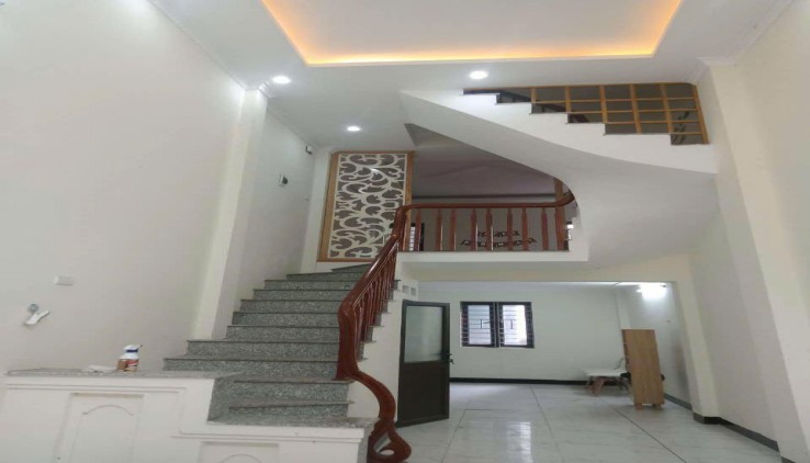 Cho thuê nhà ngõ 250 Phan Trọng Tuệ (gần nhà máy Sơn Đại Bàng) 36m2, 4 tầng, 4 ngủ, 10tr5